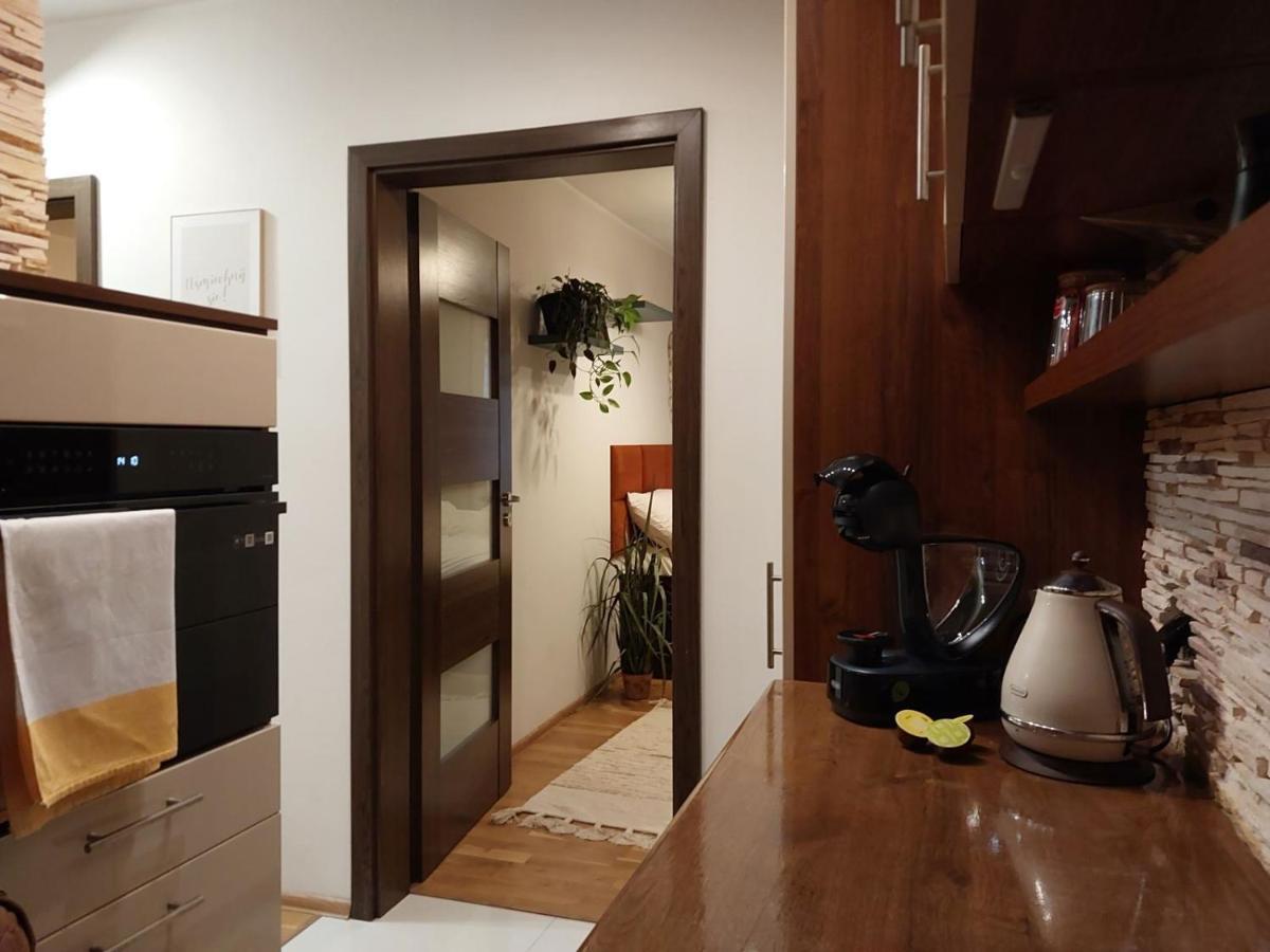 Yellow Apartment Airport Galeria Mokotow Netflix Warschau Exterior foto