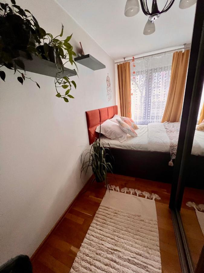 Yellow Apartment Airport Galeria Mokotow Netflix Warschau Exterior foto
