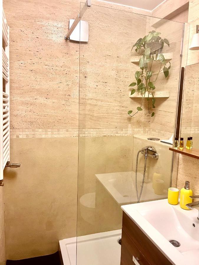 Yellow Apartment Airport Galeria Mokotow Netflix Warschau Exterior foto